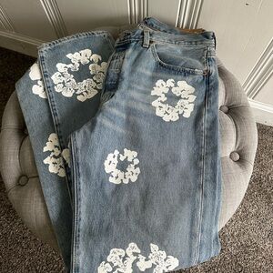 Levi’s Denim Tears Jeans Size Mens 32 - fits like a Woman’s size 6.